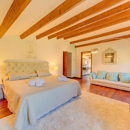 Sleeps 8 With Air Con And Wifi