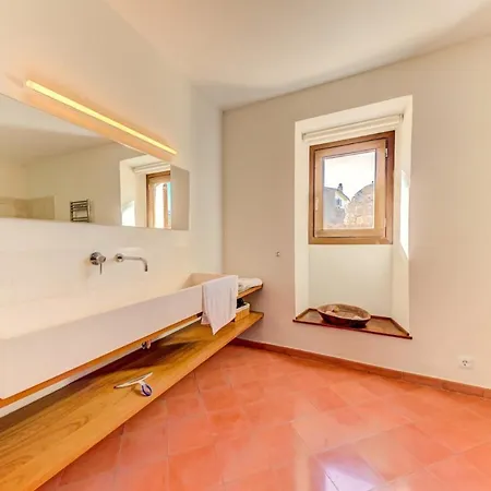 Sleeps 8 With Air Con And Wifi Villa