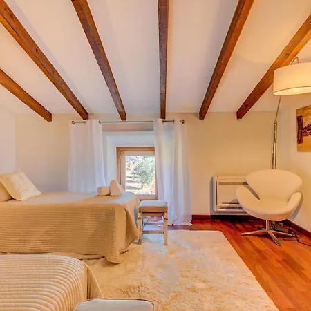 Villa Sleeps 8 With Air Con And Wifi *