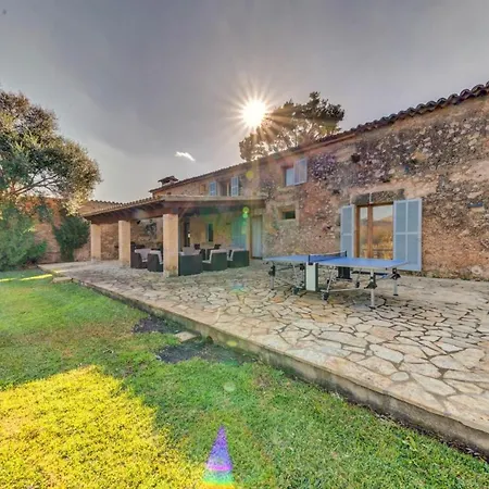 Sleeps 8 With Air Con And Wifi Villa