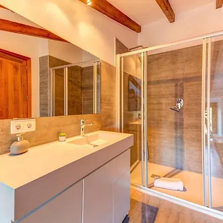 Sleeps 8 With Air Con And Wifi Villa Pollença