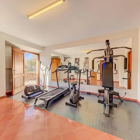 Sleeps 8 With Air Con And Wifi Pollença