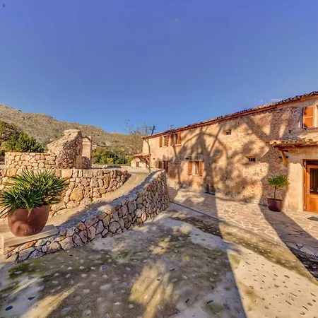 Sleeps 8 With Air Con And Wifi Pollença