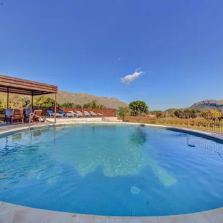 Villa Sleeps 8 With Air Con And Wifi *